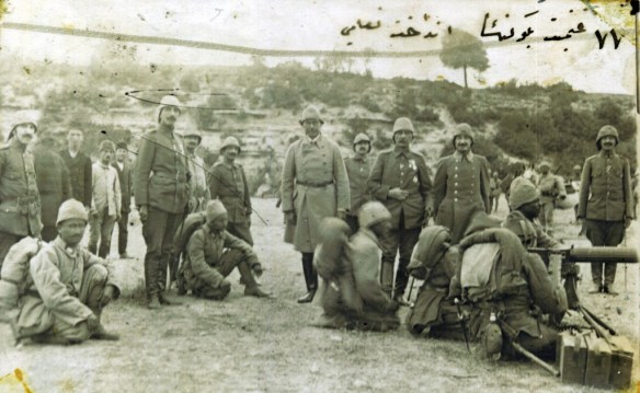 Ottoman_soldiers_testing_captured_weapons