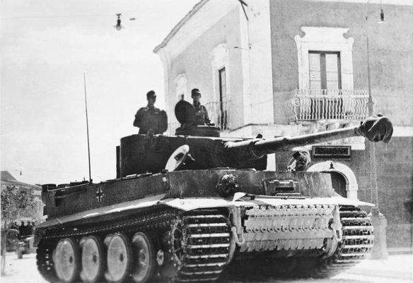 Bundesarchiv_Bild_183-J14953_Sizilien_Panzer_VI_Tiger_I