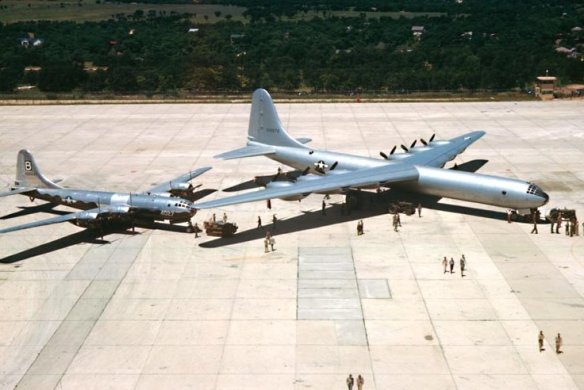 B-36aarrivalcarswell1948
