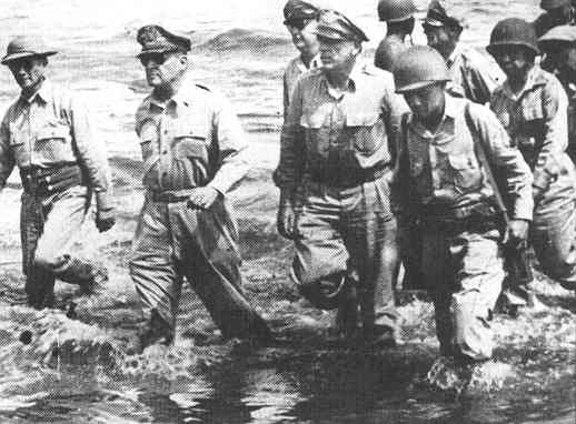 MacArthur-ashore-in-Philippines
