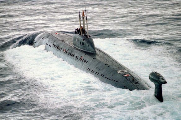 1024px-Victor_III_class_submarine