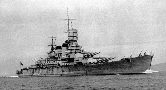 640px-Italian_battleship_Roma_(1940)_starboard_bow_view