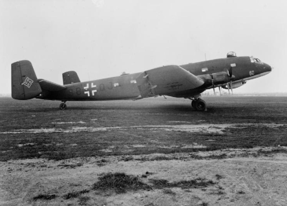Junkers_Ju_290_A-3_FAGr_5_on_ground