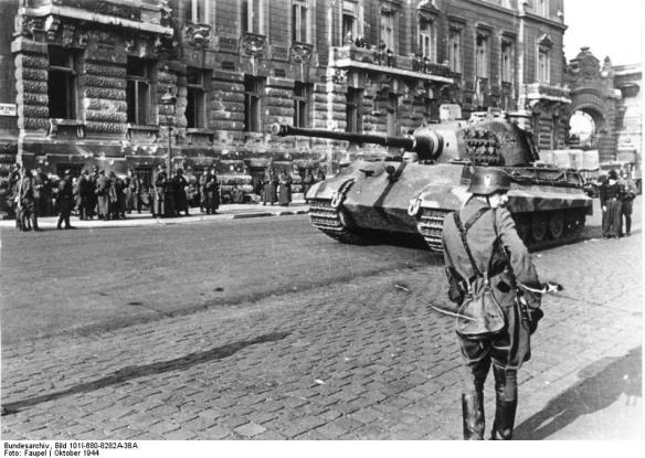 Budapest, Panzer VI (Tiger II, Königstiger)