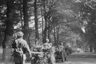 The_British_Airborne_Division_at_Arnhem_and_Oosterbeek_in_Holland_BU1091