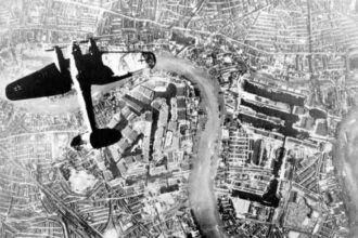 Heinkel-III-over-London