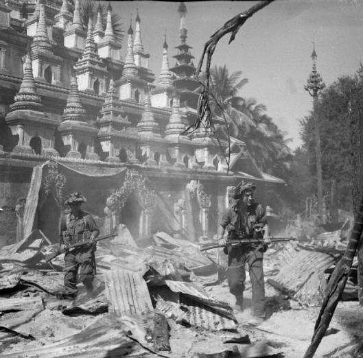British_soldiers_patrol_Burmese_town_Bahe