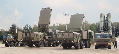 S-400_family_surface_to_air_missile_wheeled_armoured_air_defense_vehicle_Russian_army_Russia_004