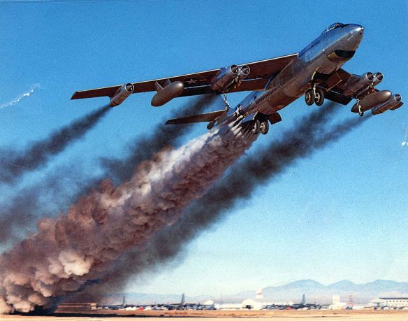 976px-Boeing_B-47B_rocket-assisted_take_off_on_April_15,_1954_061024-F-1234S-011