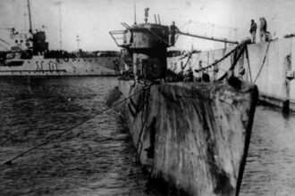 450px-Submarino_Aleman_U-977