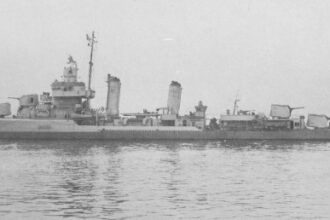 USS_Earle_(DD-635)